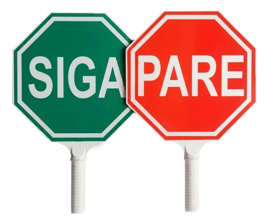 Paletas pare y siga reflectivas para control de tráfico en obra